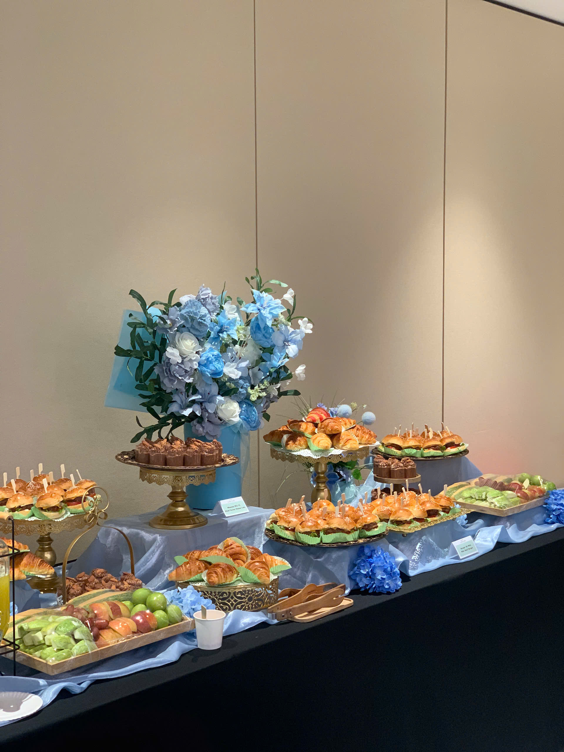 Tiệc Teabreak Tông Xanh Dương 5