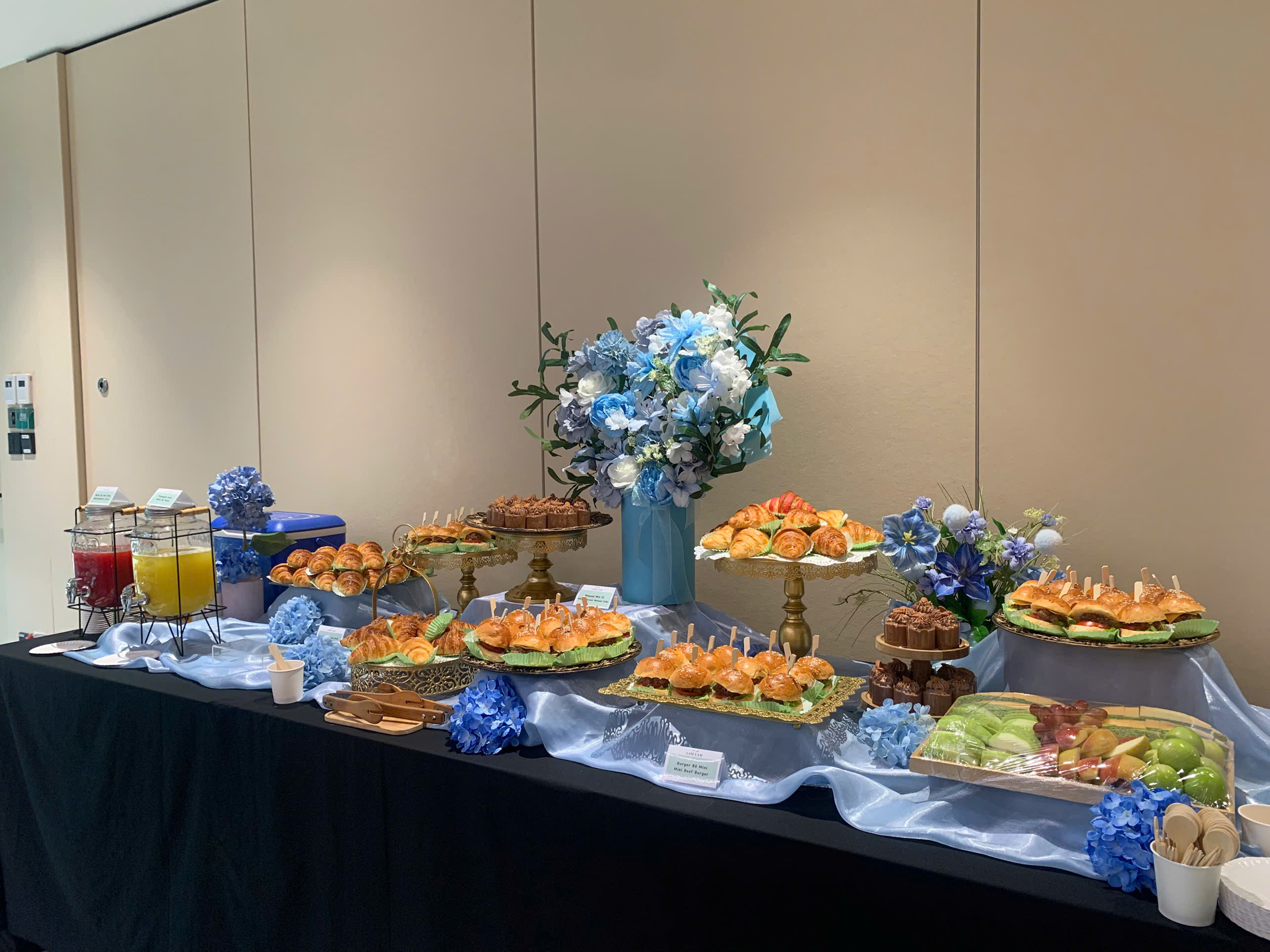 Tiệc Teabreak Tông Xanh Dương 2