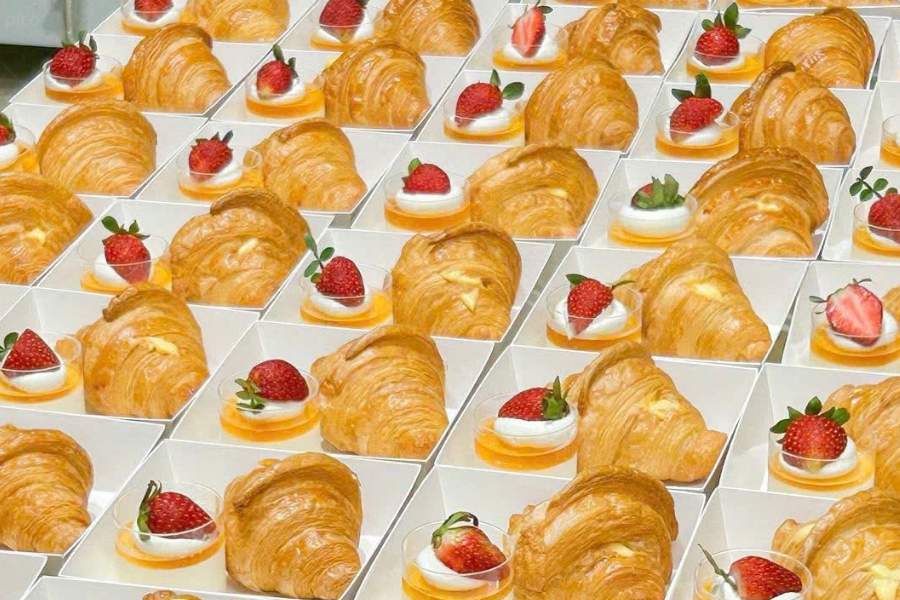 Box Croissant Và Mousse