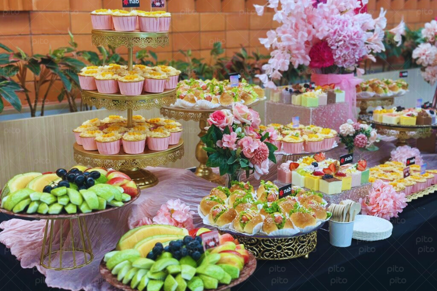 Tiệc Tea Break 3 Bánh Trang Trí Màu Hồng 4