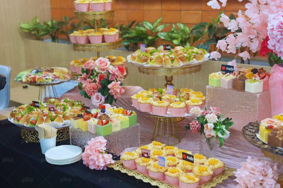Tiệc Tea Break 3 Bánh Trang Trí Màu Hồng