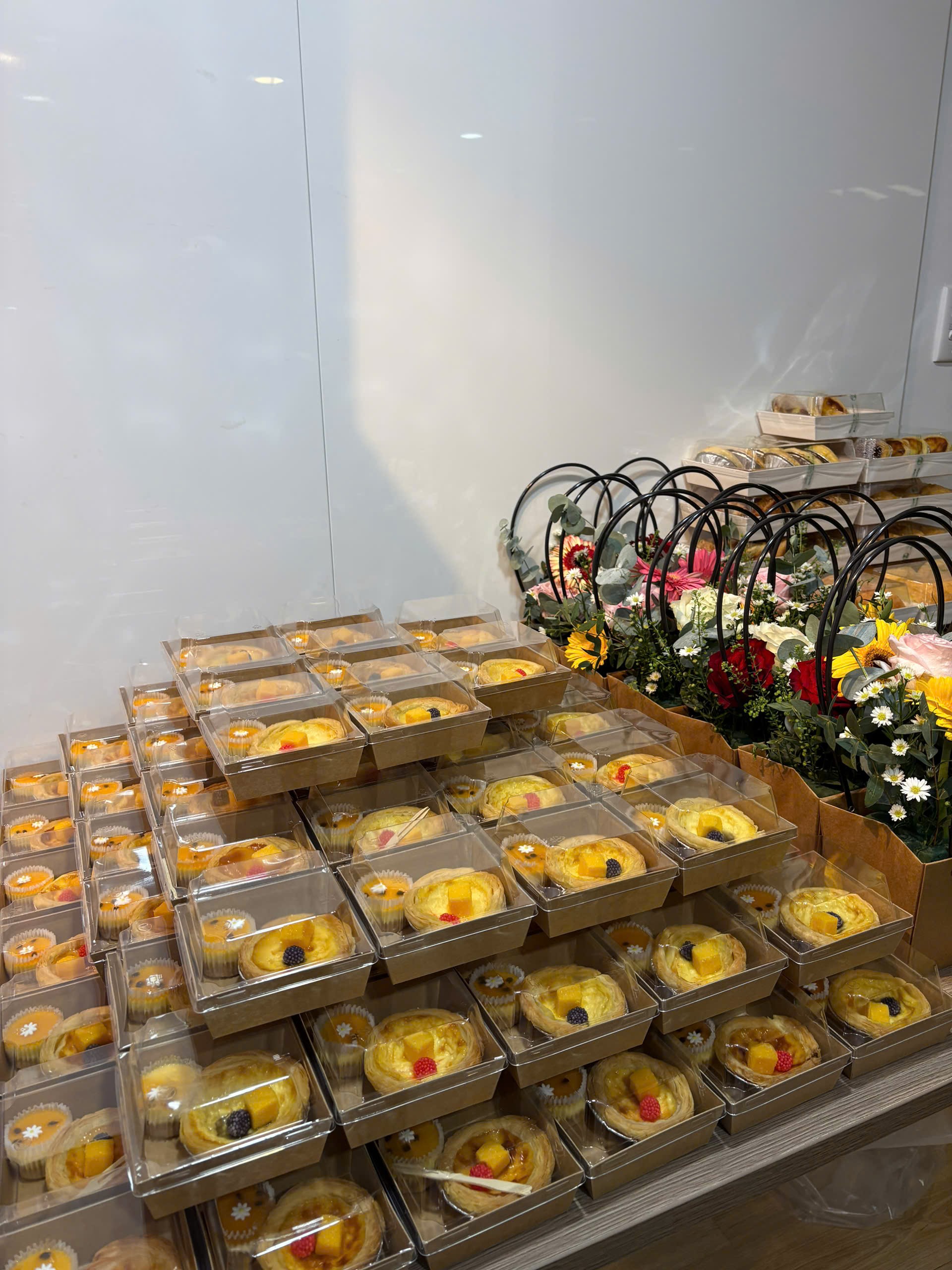 Giỏ Hoa Mini Kèm Box Bánh 3