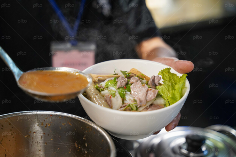 Live Station Bún Bò