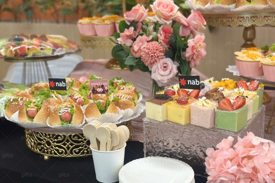 Tiệc Tea Break 3 Bánh Trang Trí Màu Hồng 3
